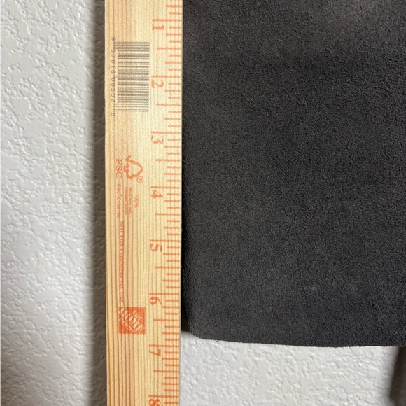 Chic Gray Suede Leather Gold Chain Crossbody Bag with Fringe on Both Sides. - Picture 3 of 15